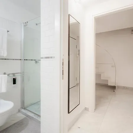 Right House - Characteristic Marina District Cagliari