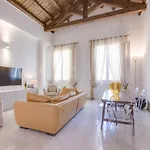 Right House - Characteristic Marina District * Cagliari