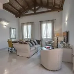 Right House - Characteristic Marina District * Cagliari