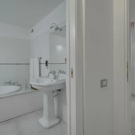 Apartman Right House - Characteristic Marina District *