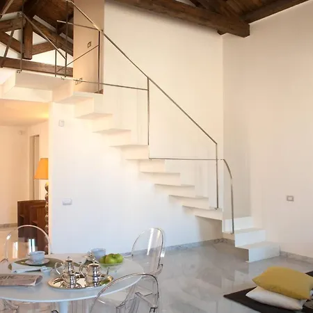 Right House - Characteristic Marina District Apartman Cagliari