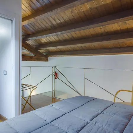 Right House - Characteristic Marina District