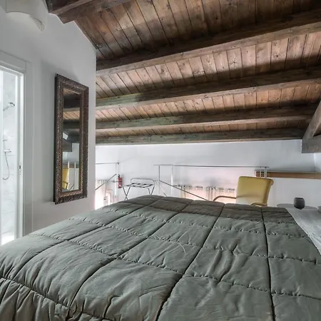 Right House - Characteristic Marina District Appartamento *