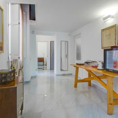 Apartman Right House - Characteristic Marina District *