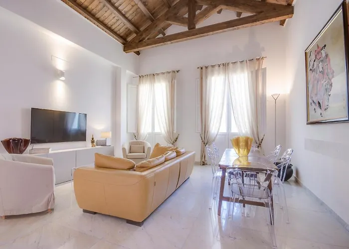 Right House - Characteristic Marina District * Cagliari