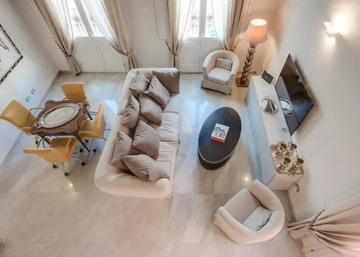 Right House - Characteristic Marina District Cagliari